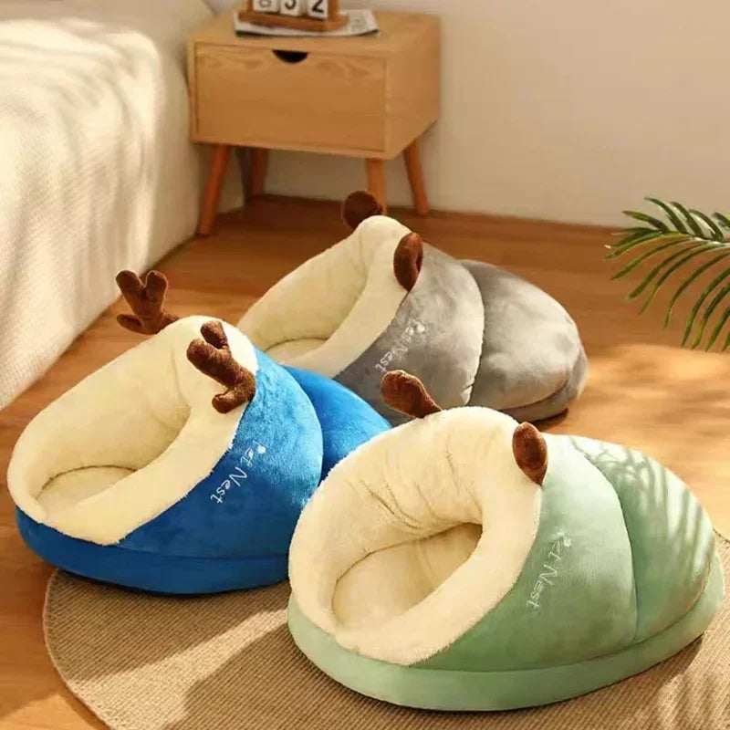 Sac de couchage en forme de pantoufles mignonnes pour animaux de compagnie